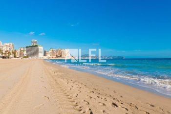 CALPE - Aguas turquesas y playas de arena blanca - Un lugar para enamorarse.