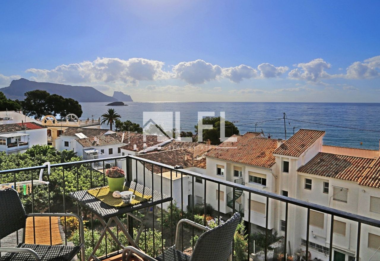 HELLE UND MODERNE WOHNUNG MIT HERRLICHEN MEERBLICK IN ALTEA