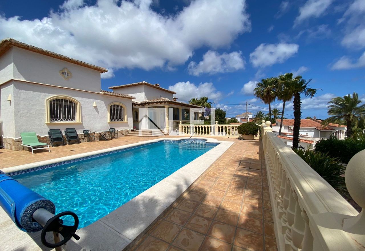 MAGNIFICENT VILLA WITH SEA VIEWS AND VIEWS ON THE PEÑON DE IFACH IN CALPE