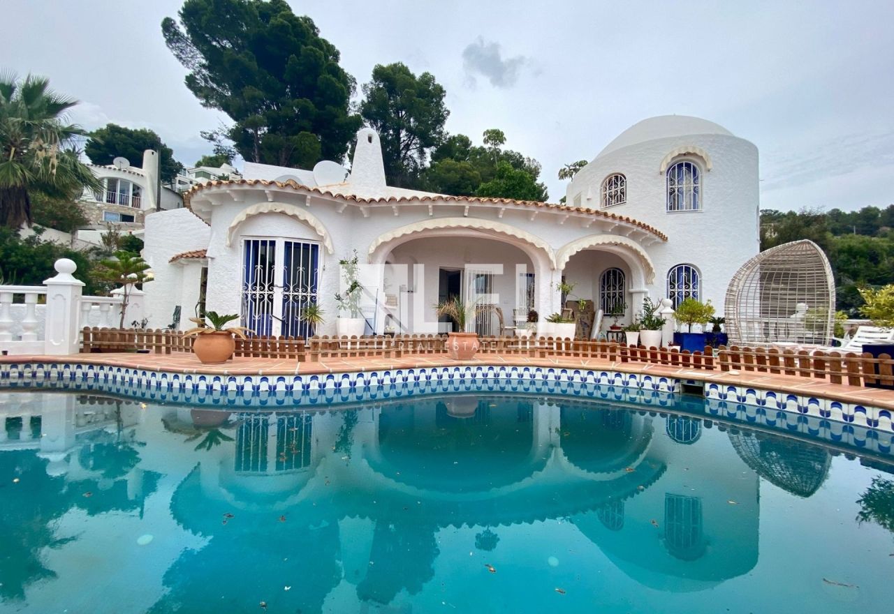SCHÖNE VILLA MIT PANORAMABLICK UND BLICK AUF DAS MITTELMEER IN ALTEA HILLS