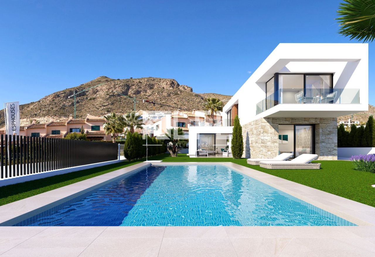 FANTASTICA VILLA DE NUEVA CONSTRUCCION CON PISCINA PRIVADA EN FINESTRAT 