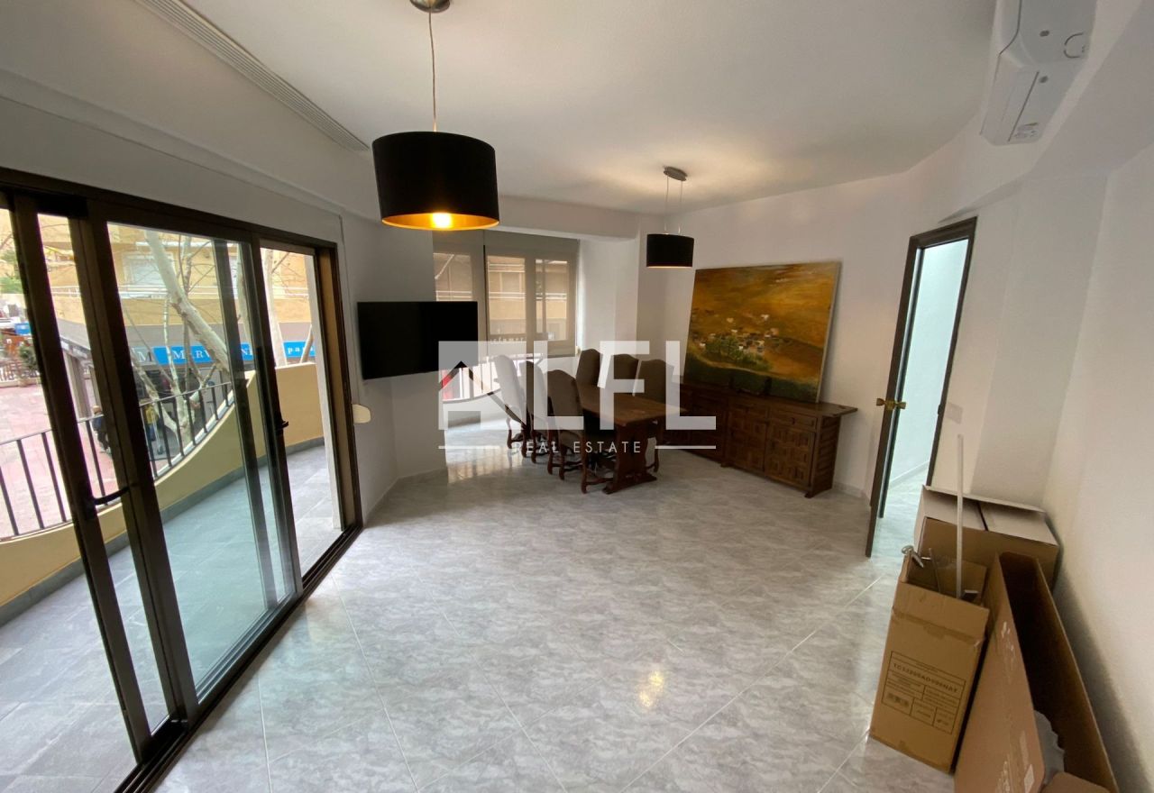 RENOVIERTE UND NEU MÖBLIERTE WOHNUNG IM ZENTRUM VON CALPE 