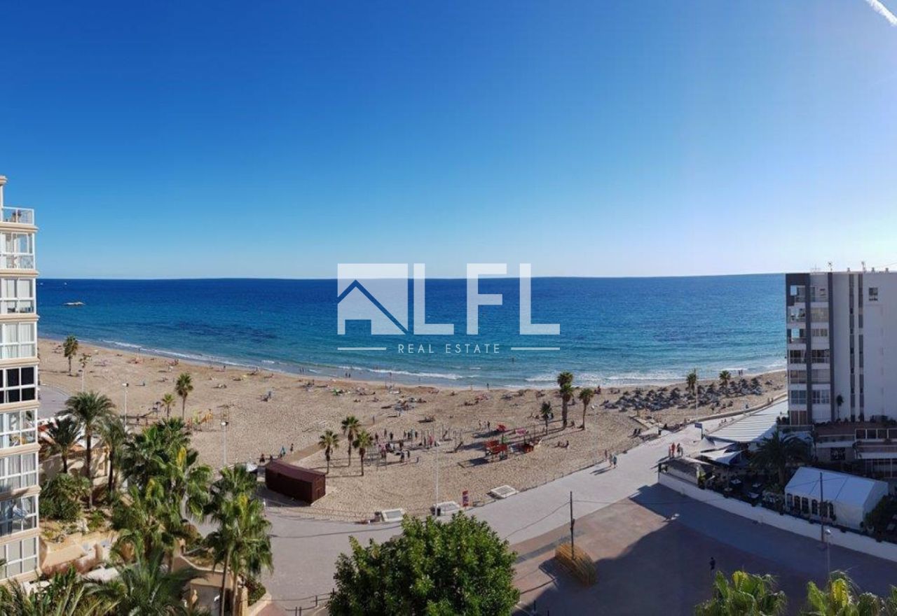 3 BEDROOM APARTMENT WITH SEA VIEWS IN THE CENTRE OF CALPE / ARENAL BOL