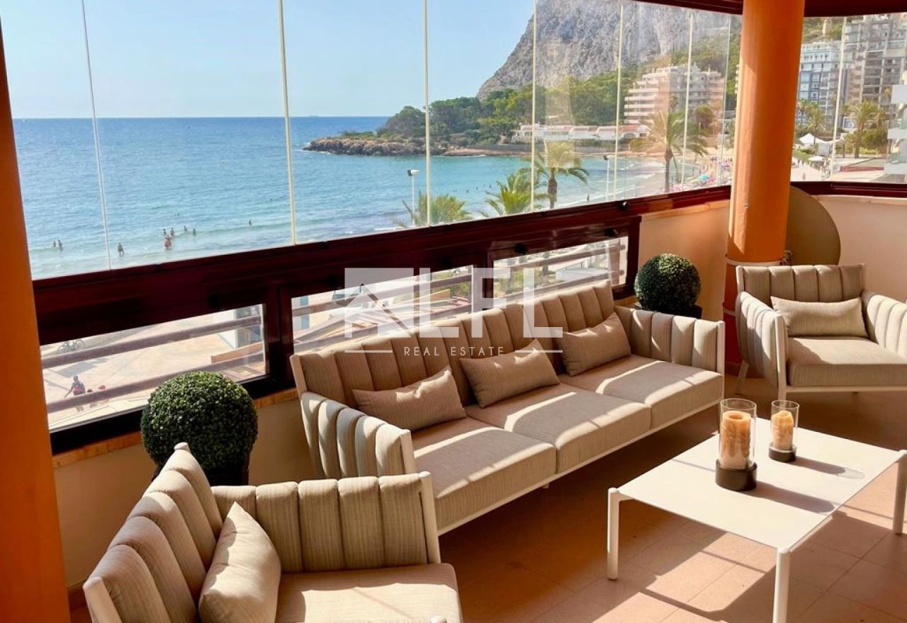 MIESZKANIE W PIERWSZEJ LINII OD PLAŻY LA FOSSA W CALPE 