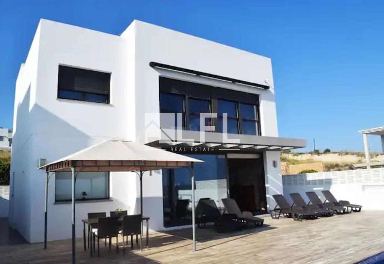 MODERNES CHALET IN BENISSA MIT POOL UND PANORAMABLICK