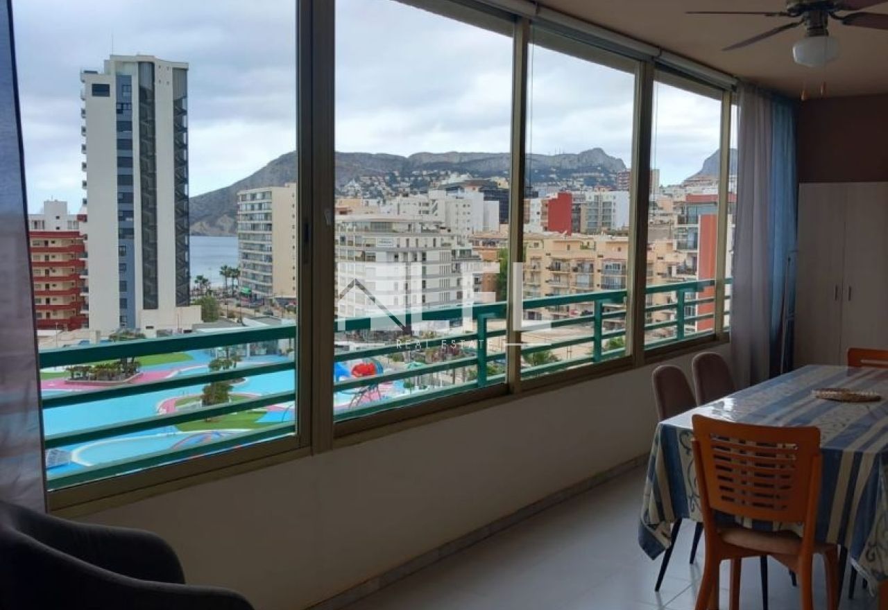 FANTASTICO APPARTAMENTO CON 2 CAMERE DA LETTO NEL CENTRO DELLA CITTÀ CON PARCHEGGIO E PISCINA