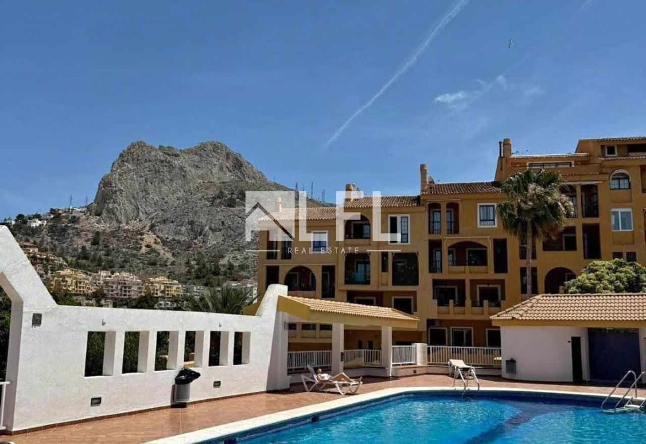 CHARMANT APPARTEMENT AVEC PISCINE COMMUNE A MASCARAT, ALTEA