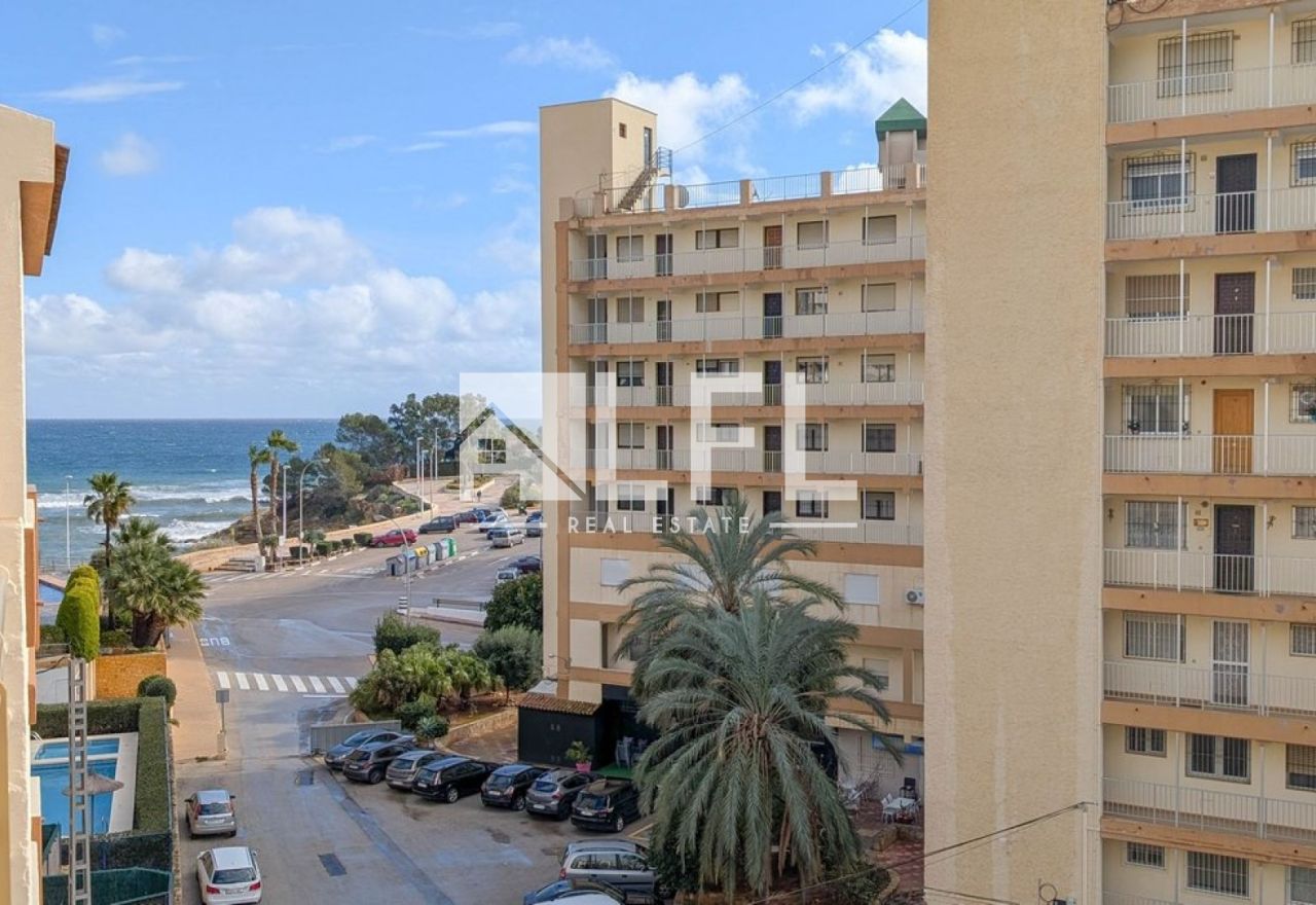 BRIGHT DUPLEX PENTHOUSE WITH SEA VIEWS - LA CALALGA
