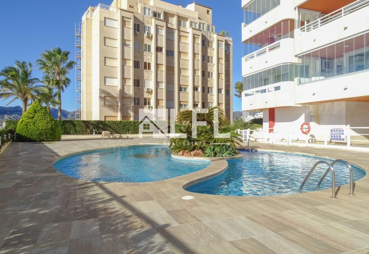 FRONT LINE BEACH FLAT WITH SWIMMING POOL - IN THE PORT CALPE