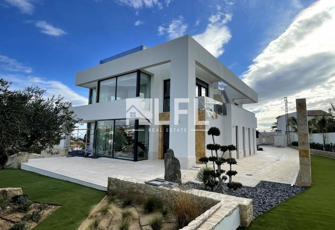 SCHÖNE MODERNE VILLA MIT MEERBLICK IN LA FUSTERA BENISSA