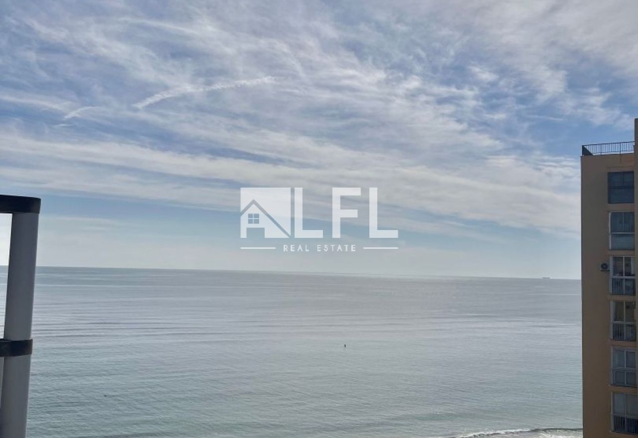 WSPANIAŁY PENTHOUSE NA PIERWSZEJ LINII PLAŻY LA FOSSA
