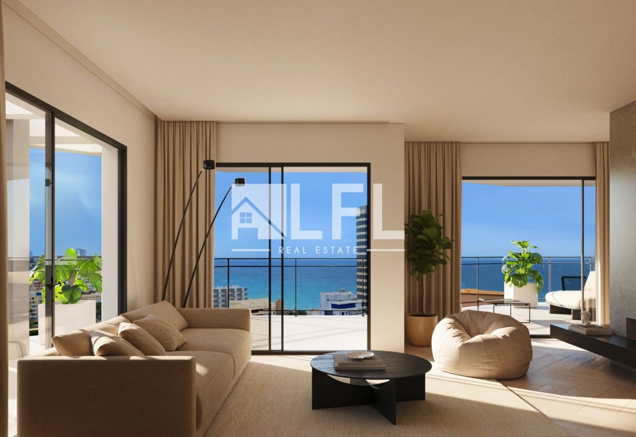 EXKLUSIVE NEU GEBAUTE LUXUSWOHNUNG IN CALPE MIT MEERBLICK