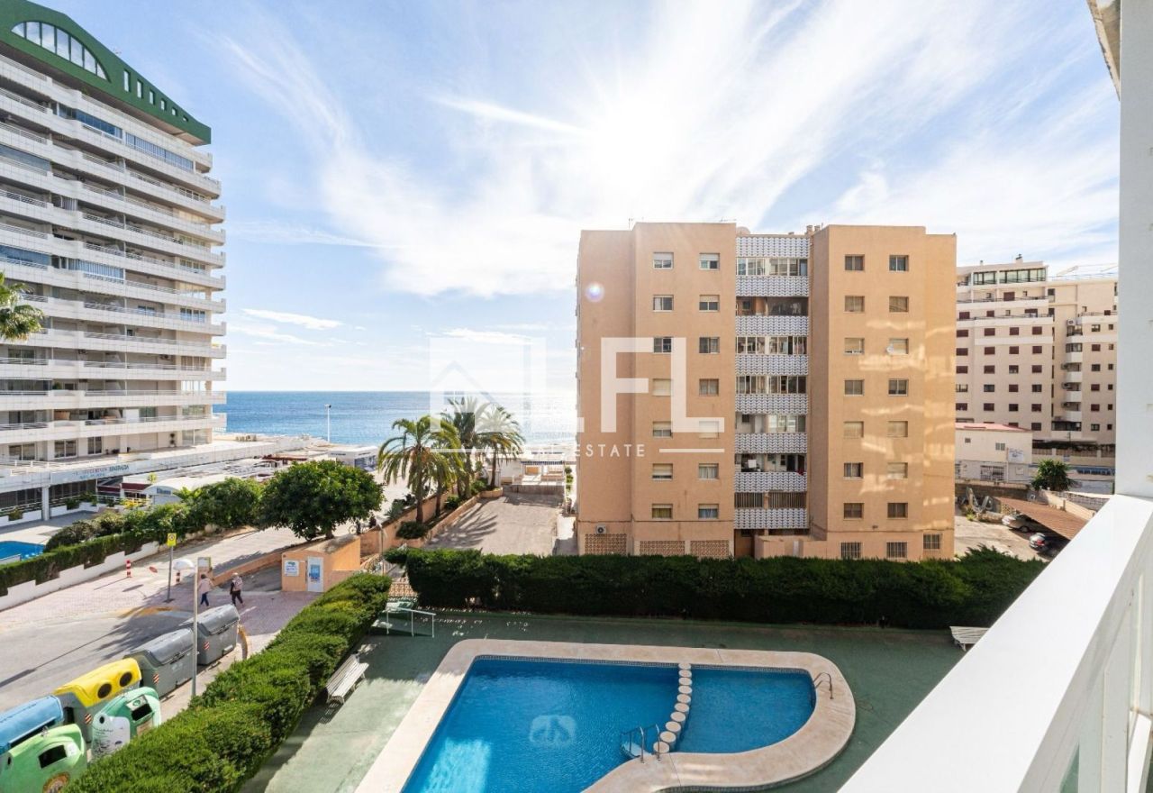 WUNDERSCHÖNE WOHNUNG 20 METER VOM STRAND VON LEVANTE ENTFERNT