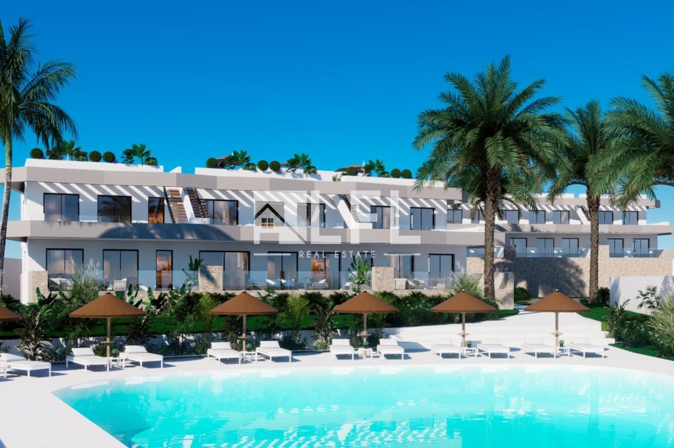 SPECTACULAR BUNGALOW WITH PANORAMIC VIEWS IN AN EXCLUSIVE RESIDENTIAL - FINESTRAT.