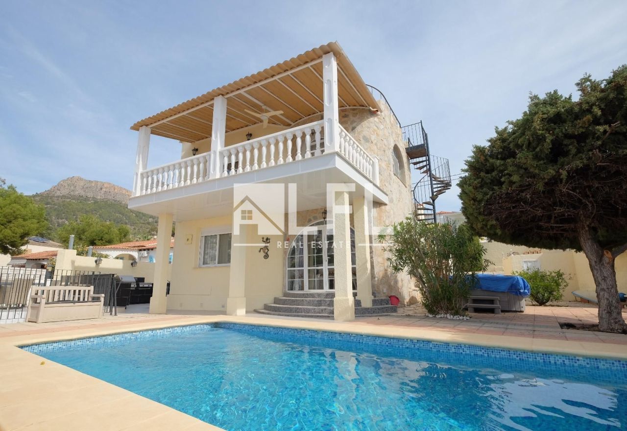 SPECTACULAR VILLA WITH SEA VIEW CANUTA BAJA