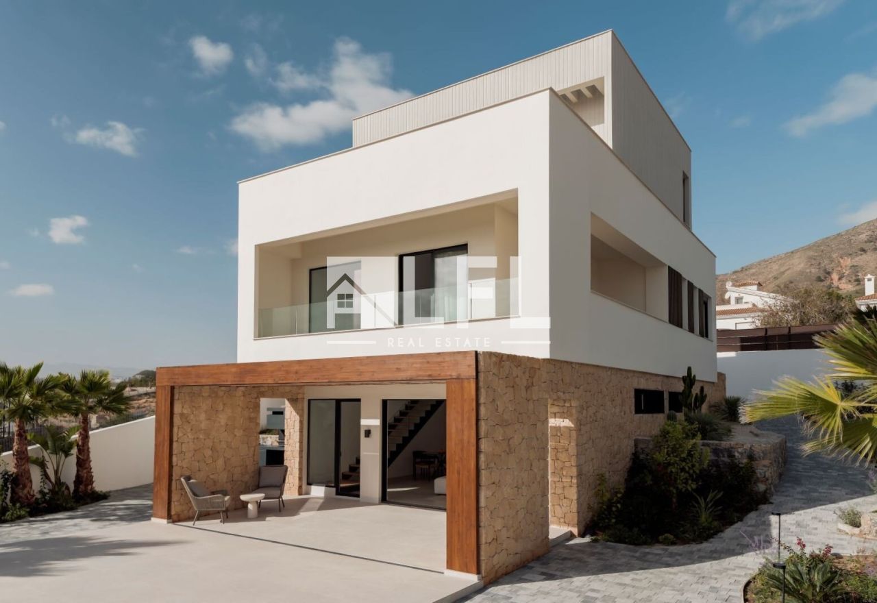 VILLA ESCLUSIVA CON ASCENSORE E CON VISTA MARE A FINESTRAT