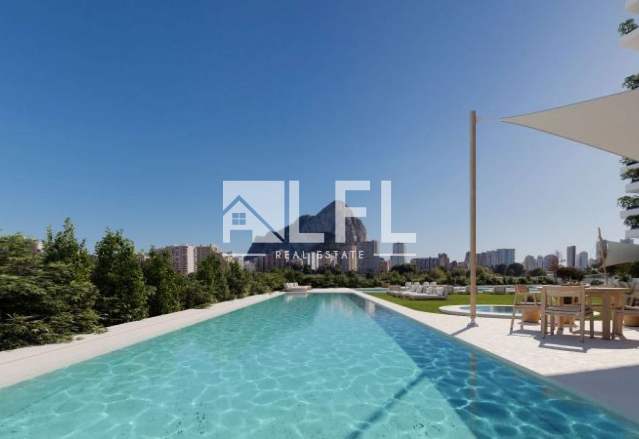 EXKLUSIVES PENTHOUSE IN CALPE MIT PRIVATEM POOL UND MEERBLICK 
