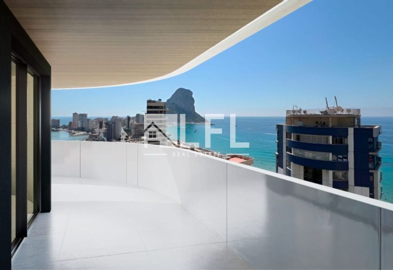 EXCLUSIVO ATICO EN EL CENTRO DE CALPE 