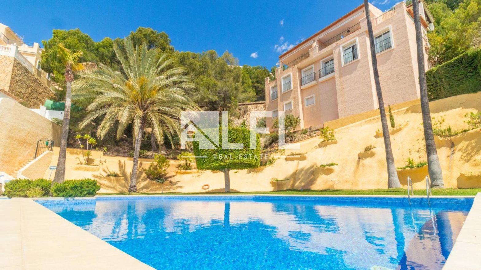 SEMI-DETACHED VILLA FOR SALE IN ALTEA HILLS – SEA VIEWS, FULLY RENOVATED, WITH TOURIST LICENSE