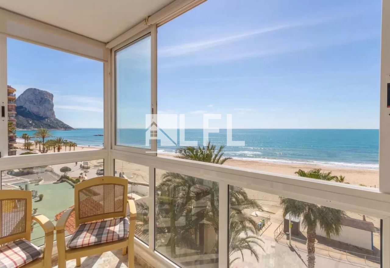 LUXUSWOHNUNG ERSTE REIHE IN CALPE MIT FANTASTISCHEM MEER- UND PEÑÓN-BLICK!