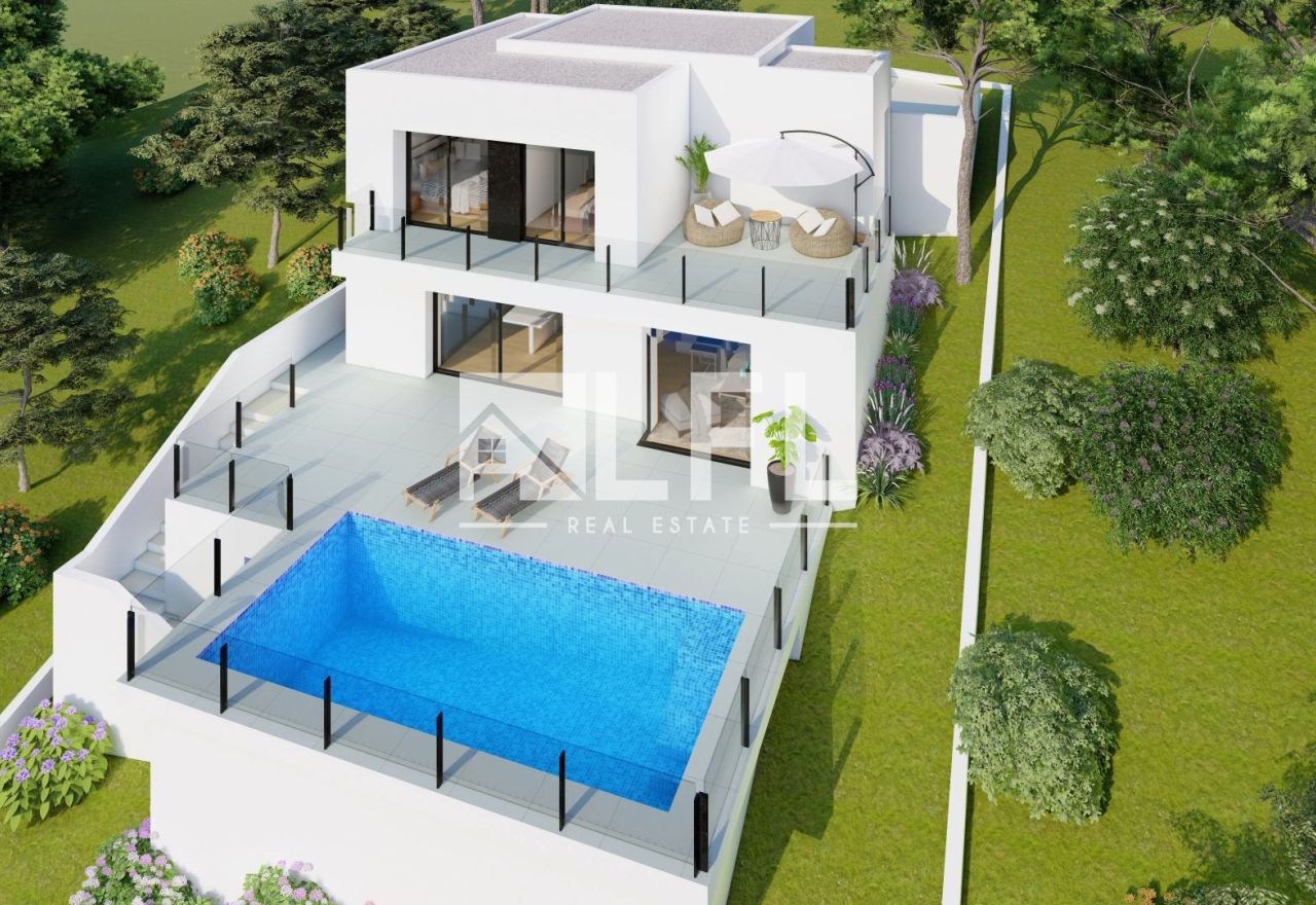 VILLA INDEPENDIENTE CON JARDÍN EN CUMBRE DEL SOL