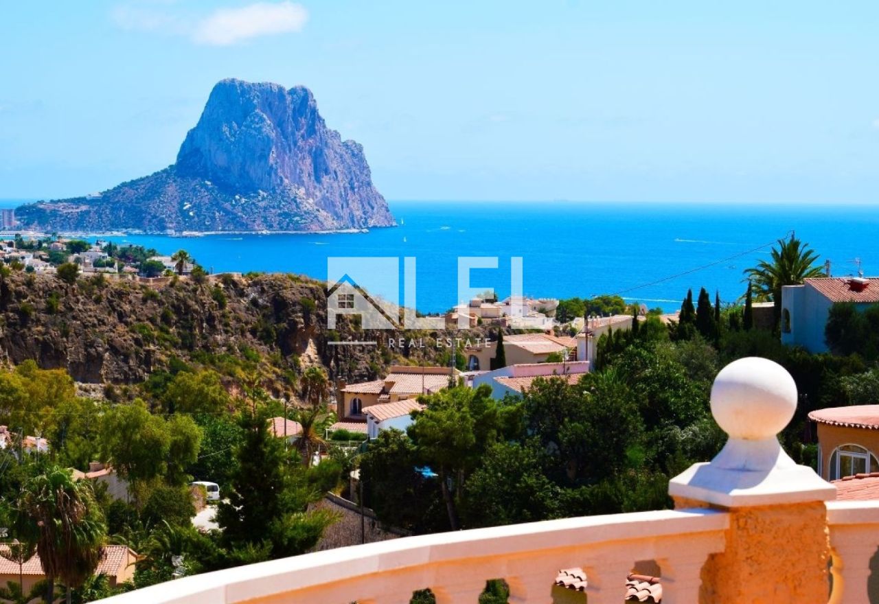 CHARMING VILLA AT MARYVILLA WITH SEA VIEWS AND TOURIST LICENSE