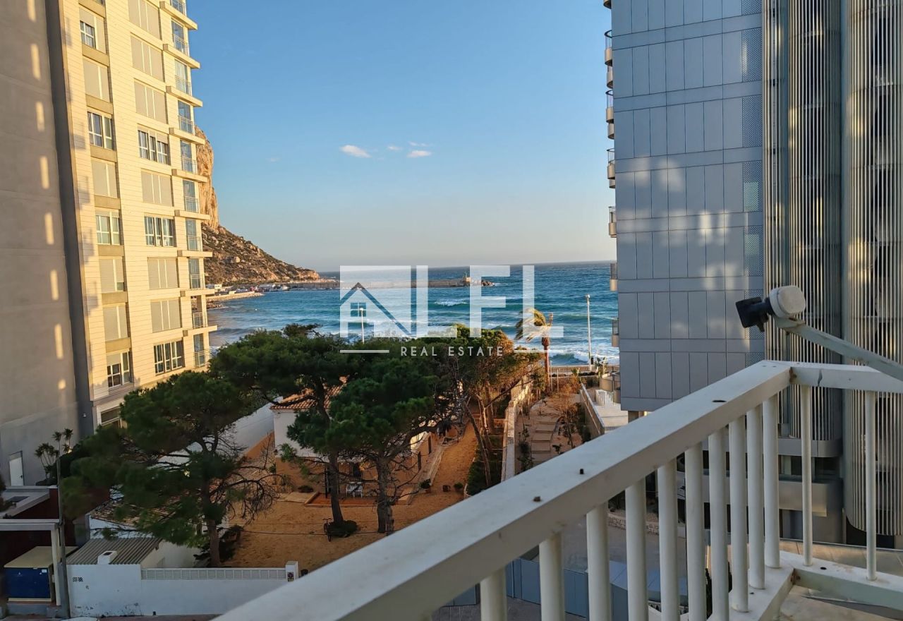 APARTAMENTO EN CALPE CON VISTAS AL MAR Y AL PEÑÓN DE IFACH