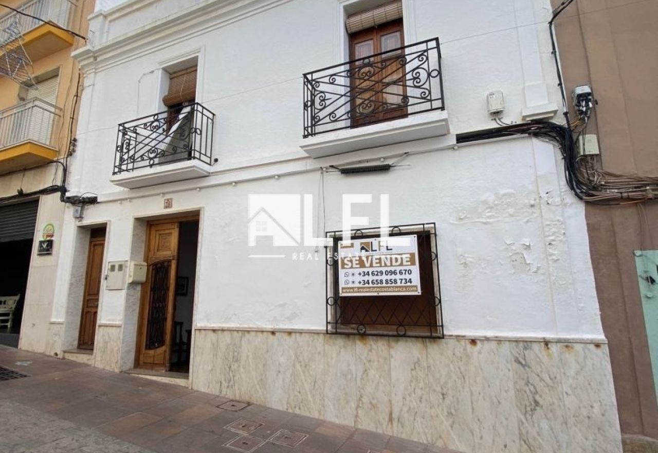 FANTASTIC PROPERTY IN THE HEART OF THE OLD TOWN OF CALPE 