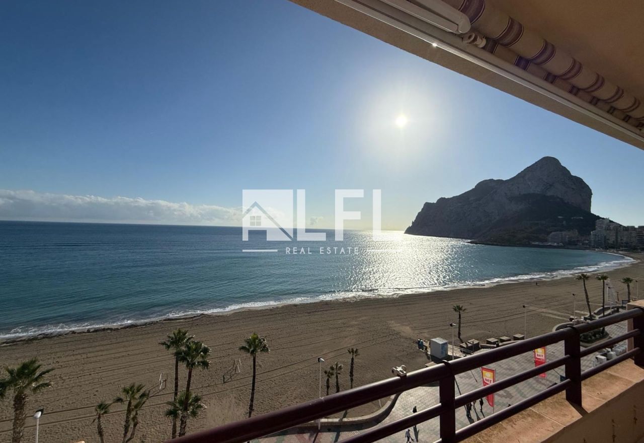 FANTASTISCHE 3-ZIMMER-WOHNUNG IN ERSTER MEERESLINIE – CALPE 