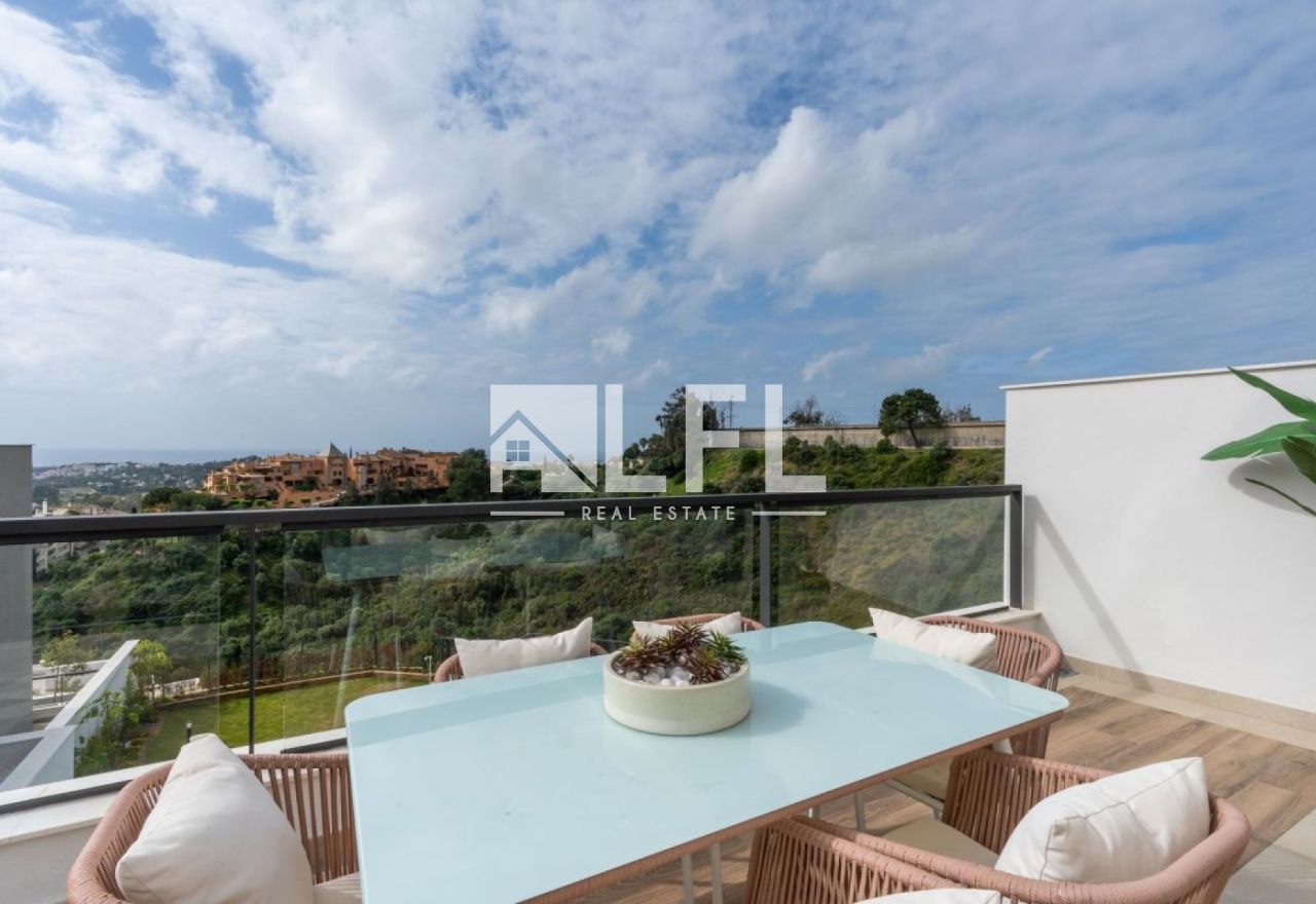 LUJOSO ATICO EN LA NUEVA ANDALUCIA - MARBELLA 