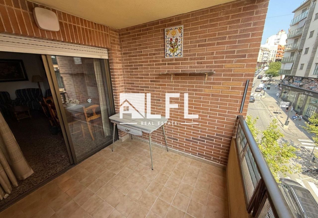 4-ZIMMER-WOHNUNG IM ZENTRUM, NUR WENIGE METER VOM STRAND ARENAL BOL ENTFERNT