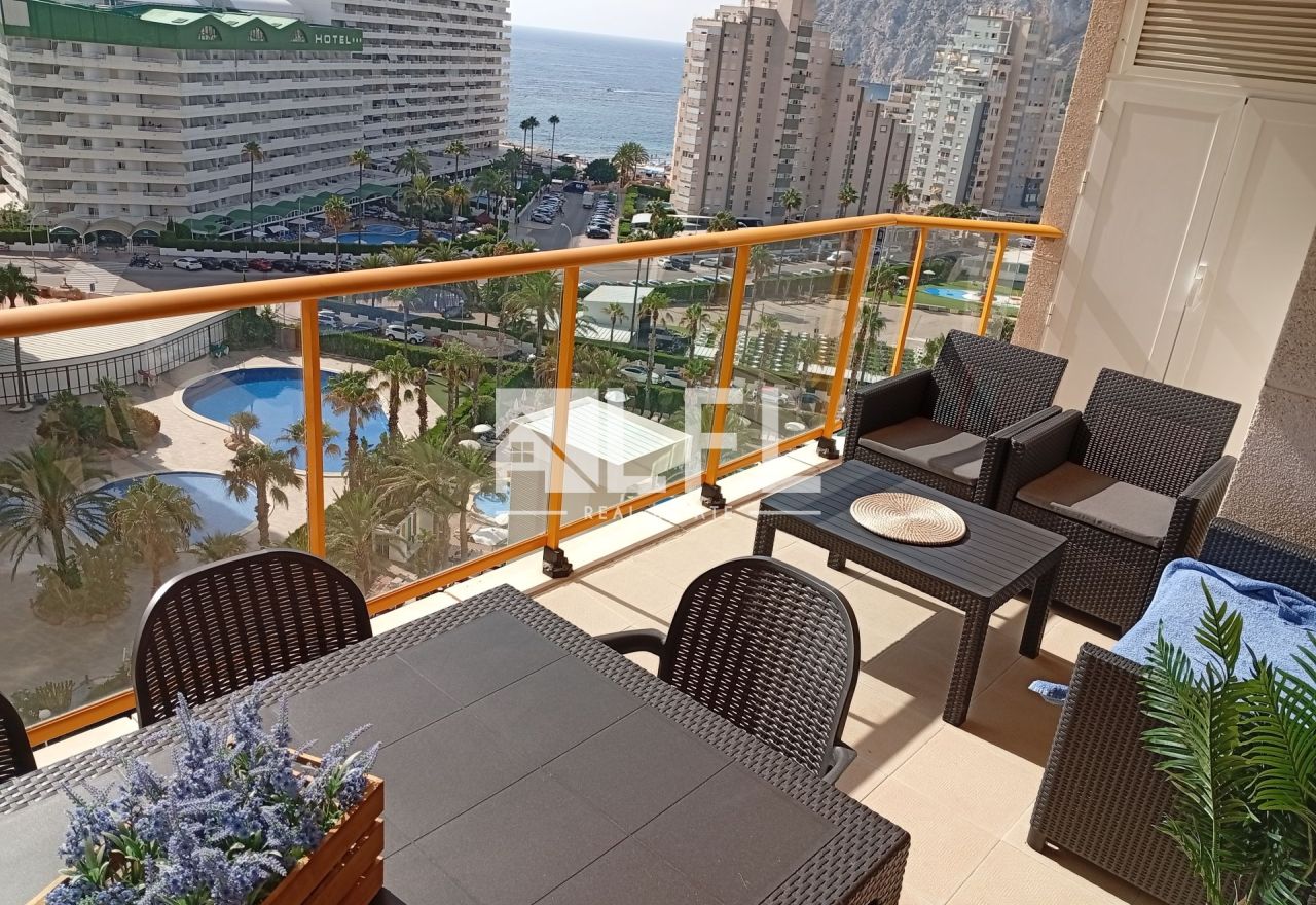 APARTMENT MIT MEERBLICK UND TOURISTISCHER VERMIETUNGSLIZENZ IN CALPE