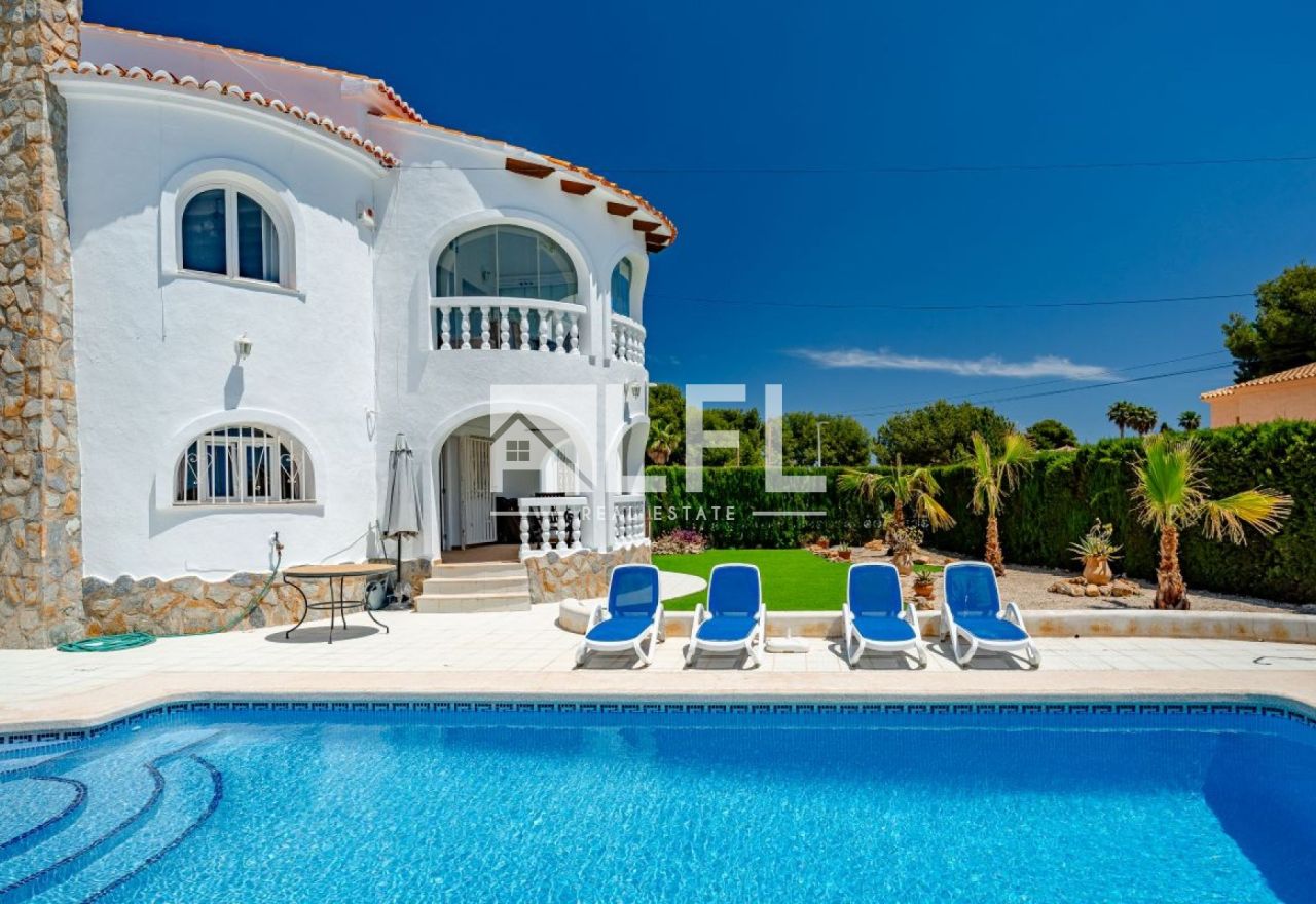 EXCLUSIEVE MEDITERRANE VILLA MET PANORAMISCH UITZICHT OP DE PEÑÓN DE IFACH – CALPE