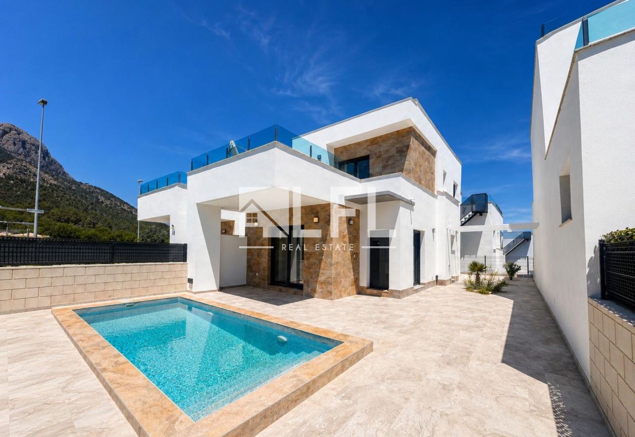 ESCLUSIVA VILLA DI DESIGN CON VISTA PANORAMICA A POLOP