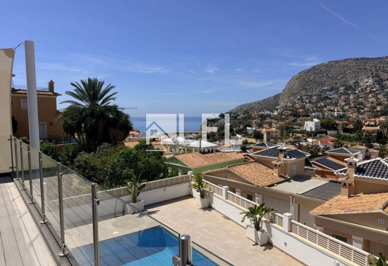 VILLA WITH TOURIST LICENSE AND SEA VIEWS – PUERTO BLANCO, CALPE