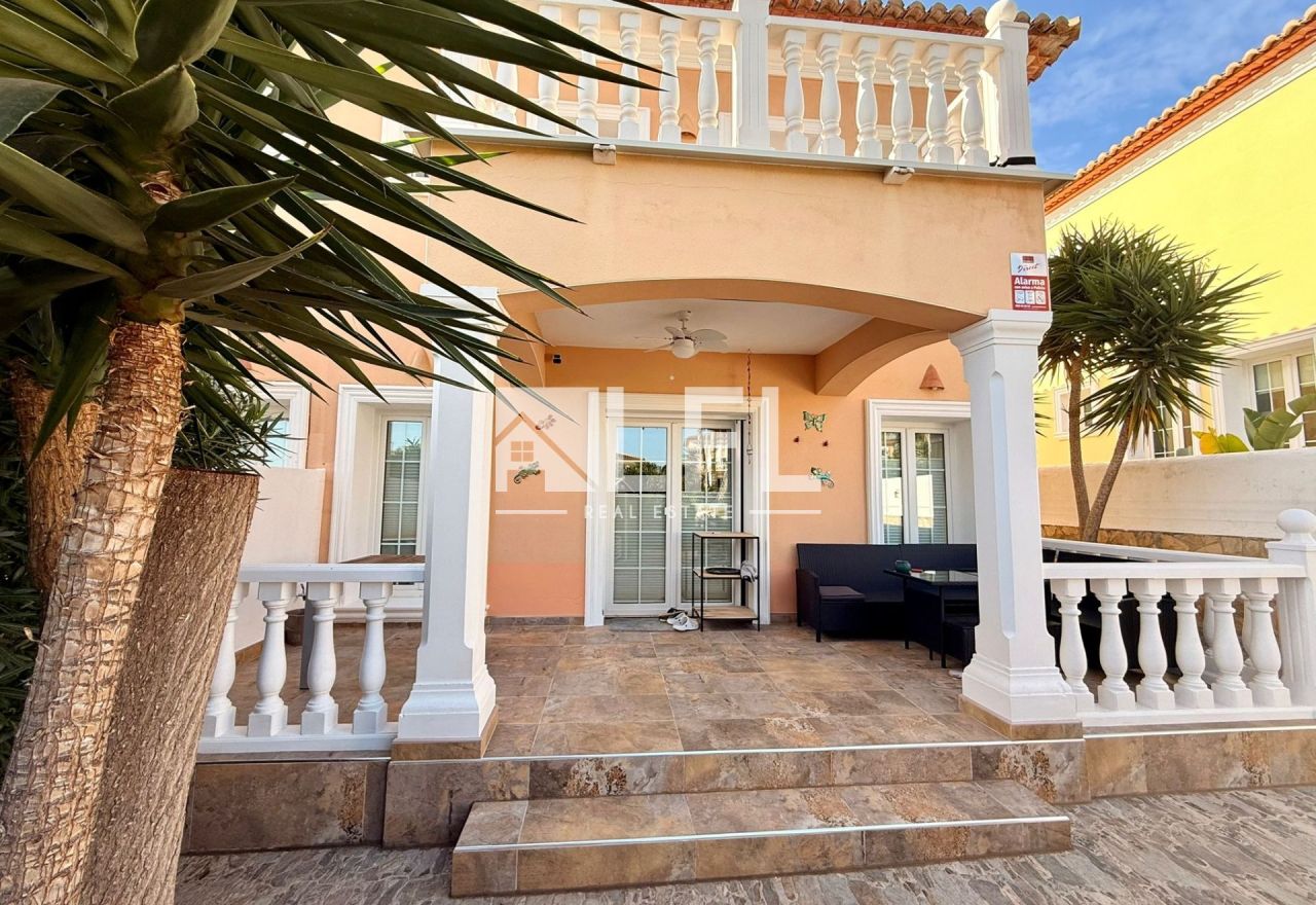 BUNGALOW CON VISTAS AL MAR Y AL PEÑON DE IFACH EN CALPE 
