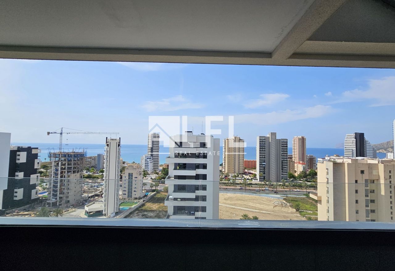 SPEKTAKULÄRES LUXUS-PENTHOUSE MIT PANORAMABLICK IN CALPE