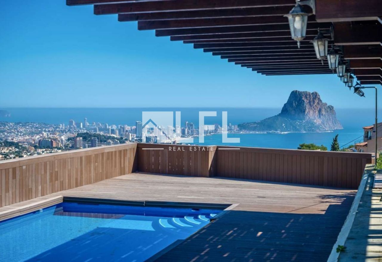 VILLA WITH SPECTACULAR SEA VIEWS IN MARYVILLA