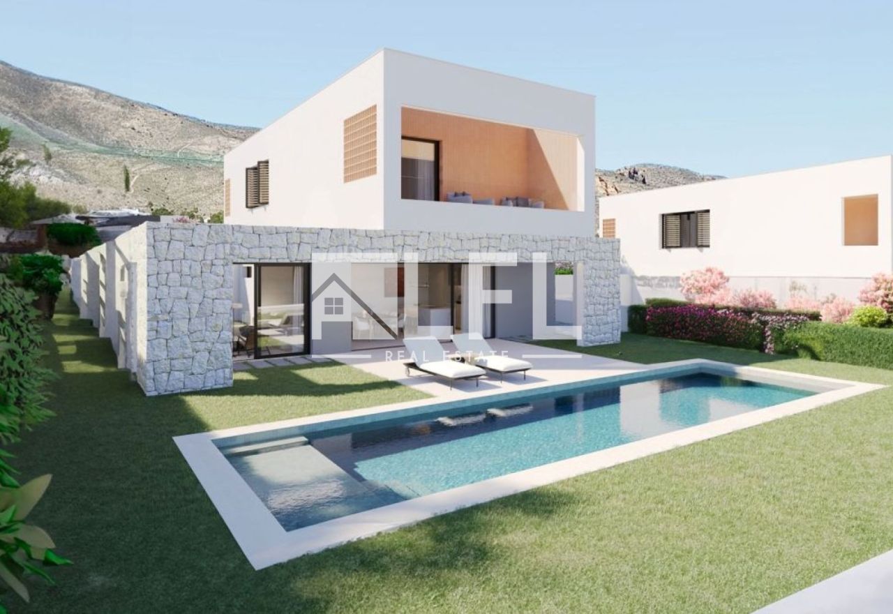 ESPECTACULAR CHALET CON VISTAS AL MAR EN FINESTRAT