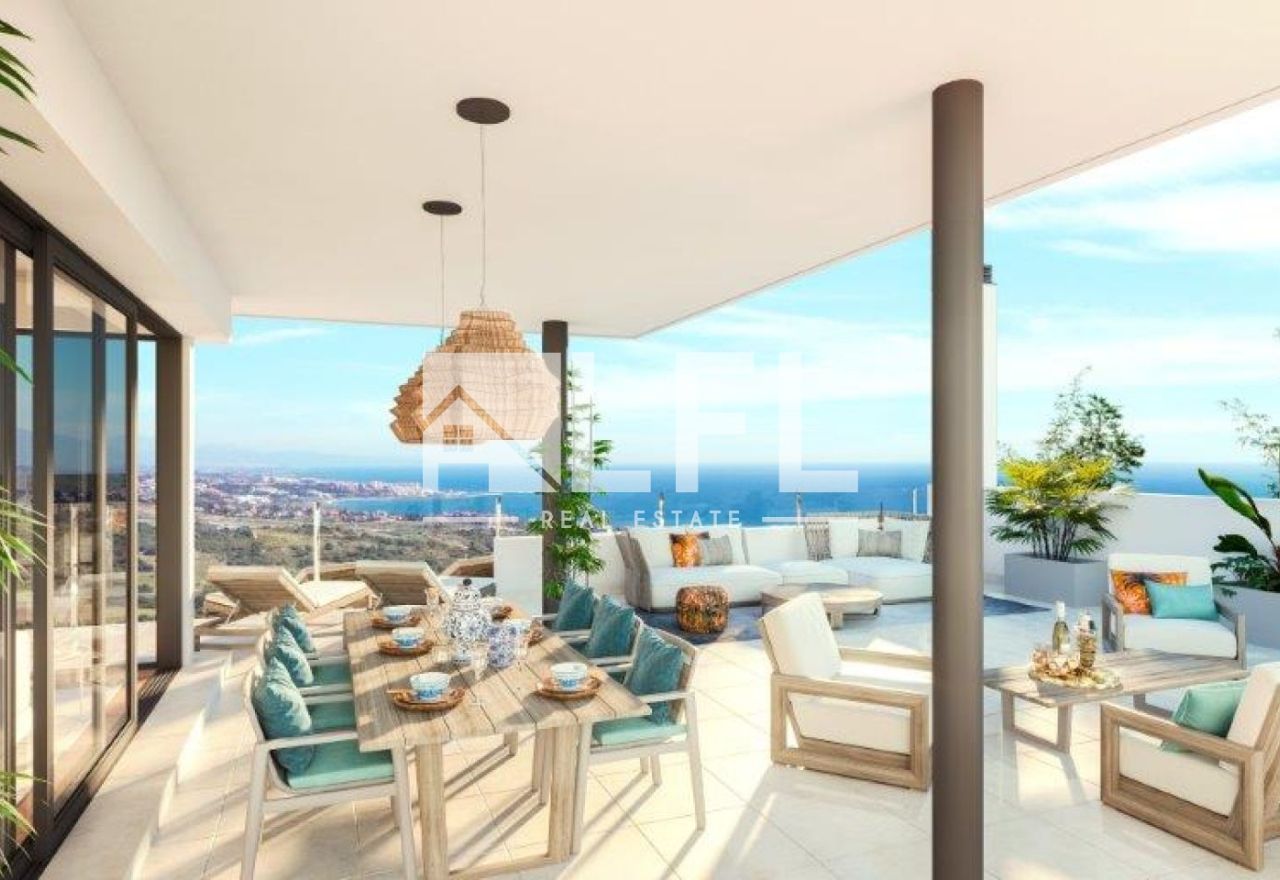 LUXURY HOMES IN ONE OF THE WORLD'S BEST GOLF RESORTS – CASARES