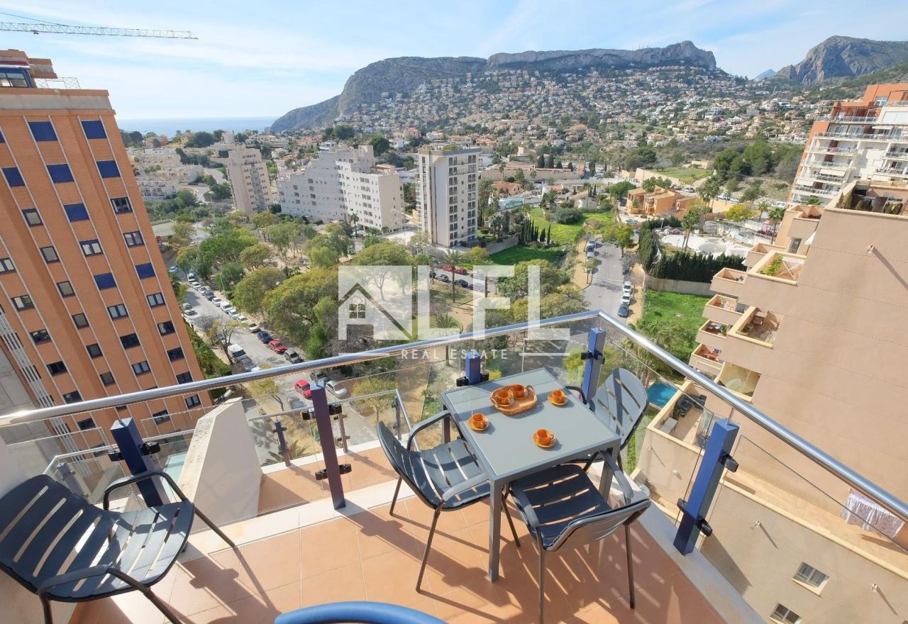 HELLER PENTHOUSE MIT MEERBLICK – CANUTA, CALPE