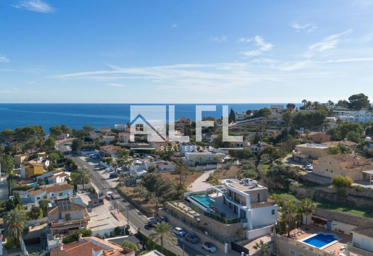 VILLA DE LUJO A UN PASO DEL MAR EN LA FUSTERA 