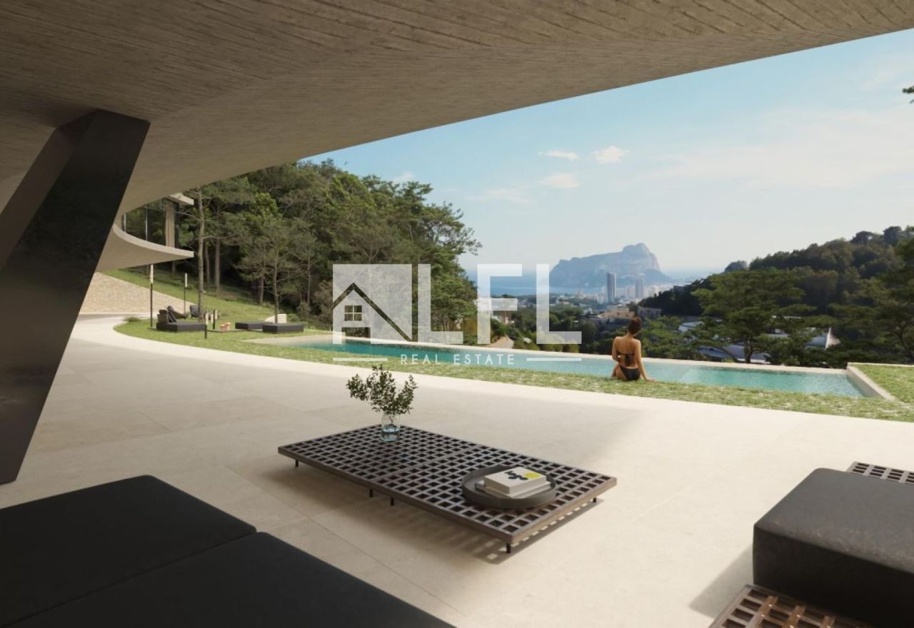 VILLA DE ESTILO VANGUARDISTA CON ESPECTACULARES VISTAS AL MAR EN BENISSA 
