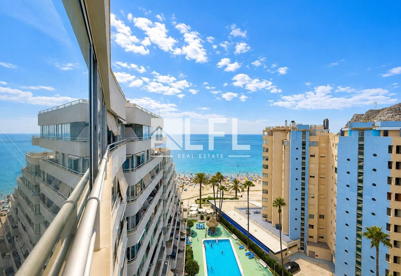 APARTAMENTO EN PRIMERA LÍNEA DE LA PLAYA DE LA FOSSA, CALPE