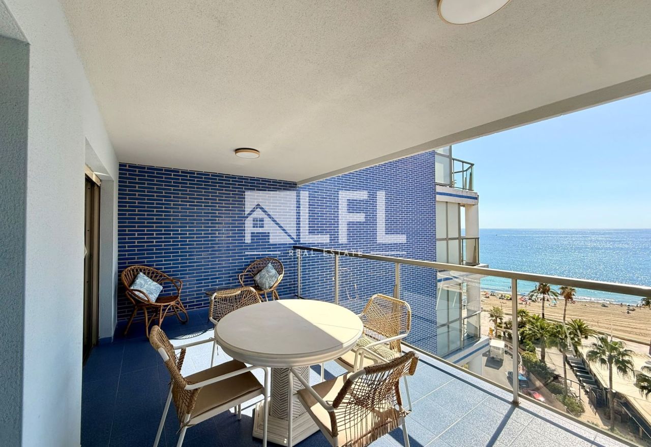 APARTAMENTO CON VISTAS AL MAR EN PRIMERA LINEA DE LA PLAYA EN LA FOSSA, CALPE